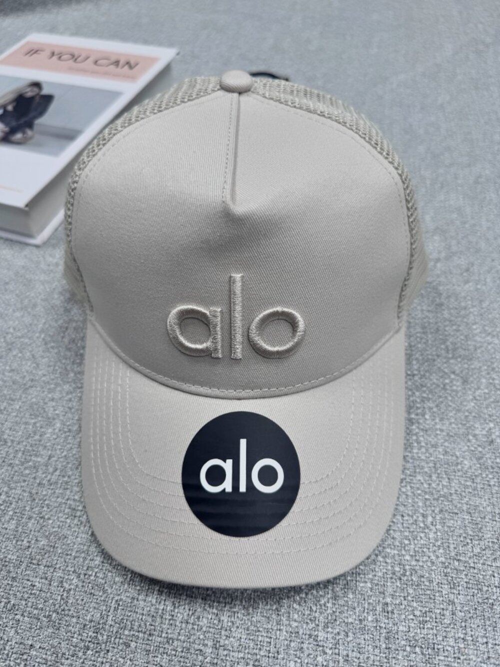Alo Yoga Bone☀️🧢District Trucker Hat NWT, Tennis Golf Adjustable Hat